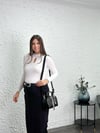 TAJE DAMLA AÇIKLI BEYAZ TRİKO