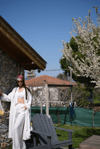 URBAN SİLK KOLYELİ BEYAZ KAFTAN