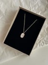 Çelik Gold Beyaz Sedefli Oval Kolye (46 Cm)