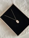 Çelik Gold Beyaz Sedefli Oval Kolye (46 Cm)