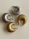 Çelik Gold Renk Midye Küpe (3 Cm)