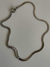 Çelik Gümüş Renk Baget Taşlı Kolye (43 Cm)