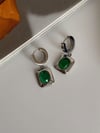 Çelik Gümüş Renk Yeşil Taşlı Küpe (3 Cm)