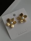 İncili Çiçek Küpe (2.5 Cm)