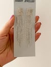 İthal Gümüş Renk Zirkon Taşlı Uzun Küpe (10 Cm)