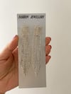 İthal Gümüş Renk Zirkon Taşlı Uzun Küpe (10 Cm)