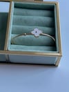 Özel Kaplama Beyaz Van Cleef Minimal Kelepçe Bileklik 