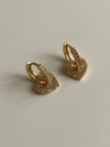 Özel Seri Gold Zirkon Taşlı Kalp Küpe (2 Cm)