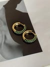 Özel Seri Vip Yeşil Taşlı Halka Küpe (2 Cm)