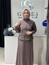 Güneş Kombin Bel Bağcıklı Önden Fermuarlı Etekli İkili Takım Kahverengi