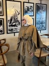 Camel Pelerinli Üçlü Takım 