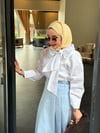 Fiyonk Yaka Gömlek Beyaz Pilise Etek Mavi