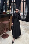 Fiyonk Yaka Gömlek Pilise Etek Siyah 