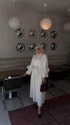 Gül Detaylı Elbise Ekru