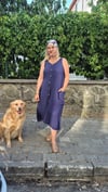 Asimetrik Düğme Detaylı Askılı Laci Muslin Elbise