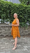 V Yaka Velevli Viskon Turuncu Elbise