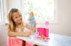 Barbie Seyahatte Bebeği ve Aksesuarları FWV25