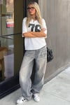 Ekru Baskılı V Yaka Oversize Kadın T-shirt SH270