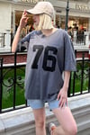 Füme Baskılı V Yaka Oversize Kadın T-shirt SH270