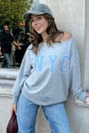 Gri Kayık Yaka Oversize Baskılı Kadın Sweatshirt SH204