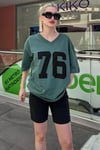 Yeşil Baskılı V Yaka Oversize Kadın T-shirt SH270