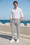 Erkek Açık Gri Slim Fit Dar Kesim Likralı Yan Cep Bilek Boy Düz Kumaş Pantolon