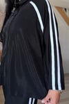 DİK YAKA ŞERİT VE TAŞLI 4 MEVSİMLİK TAKIM