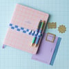 Kikkerland Boko Band Defter Üzeri Kalemlik Mavi_INK13-BL