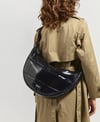 Wouf Omuz Çantası Large Crossbody Bag Quilted Line Black Glossy_WSQ240038
