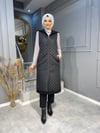NEVBAHAR ÖZEL KOLEKSİYON ZİNCİR DETAYLI TAMAMEN KAPİTONE YELEK 