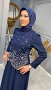 NEVON 4032 SWAROVSKİ TAŞ İŞLEMELİ ÜSTÜ KREP ALTI ŞİFON DETAYLI ELBİSE