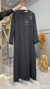 NEVON 7243 ABAYA GÖRÜNÜMLÜ ÜSTÜ FULL TAŞ İŞLEME KREP ELBİSE
