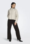 ONLTAHIA LW QUILTED HOOD JKT NOOS OTW 15352020