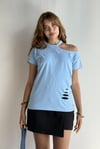 Kadın Bisiklet Yaka Omuz Dekolteli Yırtık Detaylı Basic Mavi Tişört-T-shirt-Tf The Fancy For You-6249-5-Kadın Bisiklet Yaka Omuz Dekolteli Yırtık Detaylı Basic Mavi Tişört