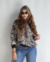 Kadın Kapüşonlu Kanguru Cepli Leopar Desenli Uzun Kol Oversize Sweatshirt -Sweatshirt-Tf The Fancy For You-9851KDN- Kadın Nakışlı Oversize Leopar Desenli Kapüşonlu Sweatshirt 