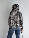 Kadın Kapüşonlu Kanguru Cepli Leopar Desenli Uzun Kol Oversize Sweatshirt -Sweatshirt-Tf The Fancy For You-9851KDN- Kadın Nakışlı Oversize Leopar Desenli Kapüşonlu Sweatshirt 