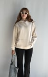 Kadın Kapüşonlu Kanguru Cepli Nakış Baskı Detaylı Uzun Kol Oversize Kutup Beyaz Sweatshirt-Sweatshirt-Tf The Fancy For You-9032-2-Kadın Kapüşonlu Kanguru Cepli Nakış Baskı Detaylı Uzun Kol Oversize Kutup Beyaz Sweatshirt