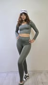 Kadın Uzun Kollu Crop Yüksek Bel Slim Fit Tayt Haki İkili Takım-Alt Üst Takım -Tf The Fancy For You-sportakım-1-Kadın Uzun Kollu Crop Yüksek Bel Slim Fit Tayt Haki İkili Takım