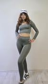 Kadın Uzun Kollu Crop Yüksek Bel Slim Fit Tayt Haki İkili Takım-Alt Üst Takım -Tf The Fancy For You-sportakım-1-Kadın Uzun Kollu Crop Yüksek Bel Slim Fit Tayt Haki İkili Takım