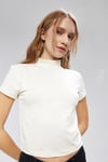 Kadın Yarım Balıkçı Yaka Viscon Kumaş Kısa Kollu Beyaz Crop Bluz -T-shirt-Tf The Fancy For You-1070-1-Kadın Yarım Balıkçı Yaka Viscon Kumaş Kısa Kollu Beyaz Crop Bluz 