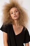 T-Shirt Basic V Yaka Lazer Detaylı
