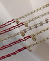 Yarısı Kırmızı İpli & Zincirli Charm Bileklik - 925 Ayar Gümüş 