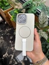 Magsafe Özellikli Renkli Mika İphone Telefon Kılıfı Krem