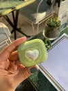 Yeşil Kalpli Silikon Airpods Kılıfı