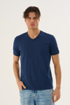  V Yaka Basic T-shirt