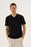  V Yaka Basic T-shirt