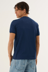  V Yaka Basic T-shirt