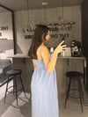 ASKILI ASTARLI MAVİ ELBİSE