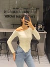 BEYAZ ASİMETRİK UZUN KOLLU BODY