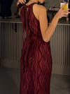 BORDO SİMLİ BROŞLU ELBİSE
